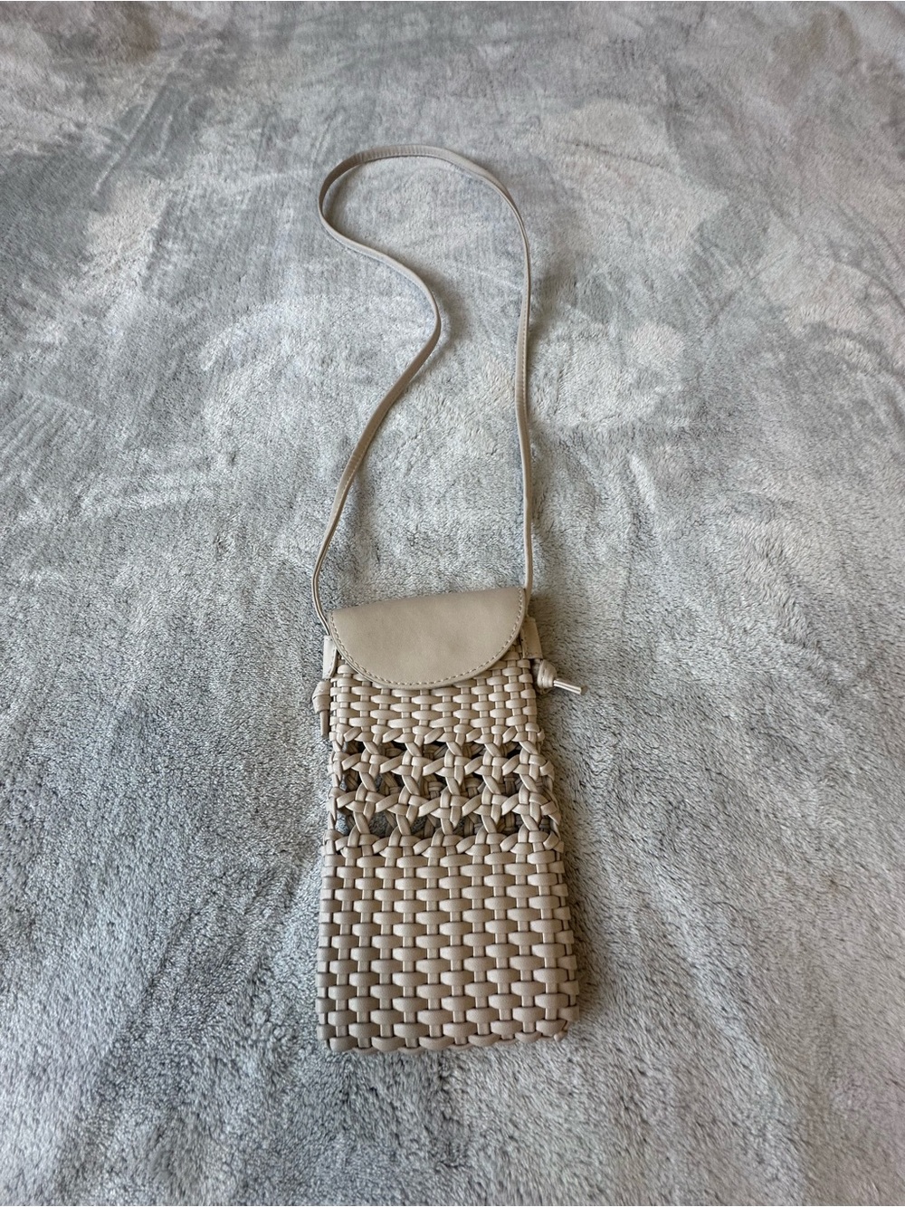 H&M Woven Crossbody Bag in Beige Cream